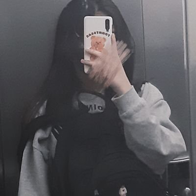 머리 말리기 불편해서 머리 자르는 사람 
바로 나
#펨돔 #멜섭 #섹트 #맘눌뎀