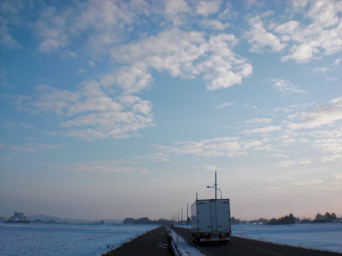 「3月9日」「サラバ青春」
「卒業の歌、友達の歌。」

そんな、季節

今でも時折り聴くけれど
リーガルリリーがサラバ青春を
カバーしていて
また思い出した

2008 岩手