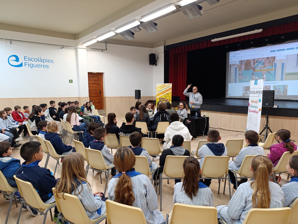 Avui l'estudi de Ràdio Vilafant s'ha traslladat a les <a href="/EscolapiesFIG/">Escolàpies Figueres</a> , per conèixer el projecte educatiu del centre, i com estan treballant els alumnes de l'optativa de ràdio de quart d'ESO. 
radiovilafant.net/2025/03/07/esc…