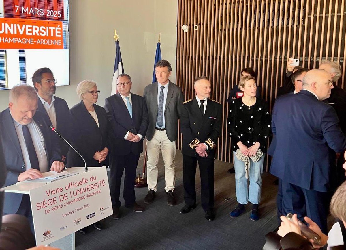 Cette après-midi, j’ai eu l’honneur de visiter avec Madame la Ministre, Catherine Vautrin, le nouveau siège de l’Université de Reims Champagne Ardennes.
Une université qui fait rayonner la Marne au-delà de ses frontières, facteur d’attractivité pour notre Département.