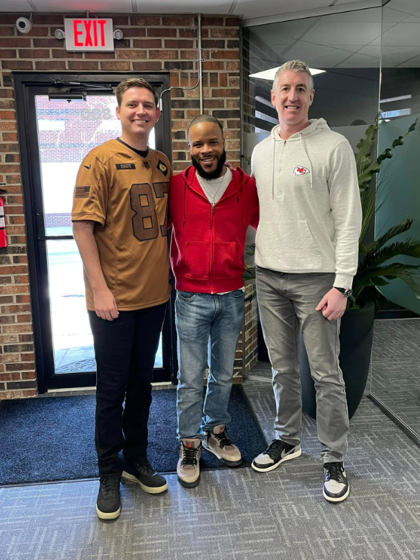 ApolloHealthIns's tweet image. Happy Employee Appreciation Day! We're so grateful for this amazing team! 💙

#EmployeeAppreciationDay #ApolloHealthInsurance