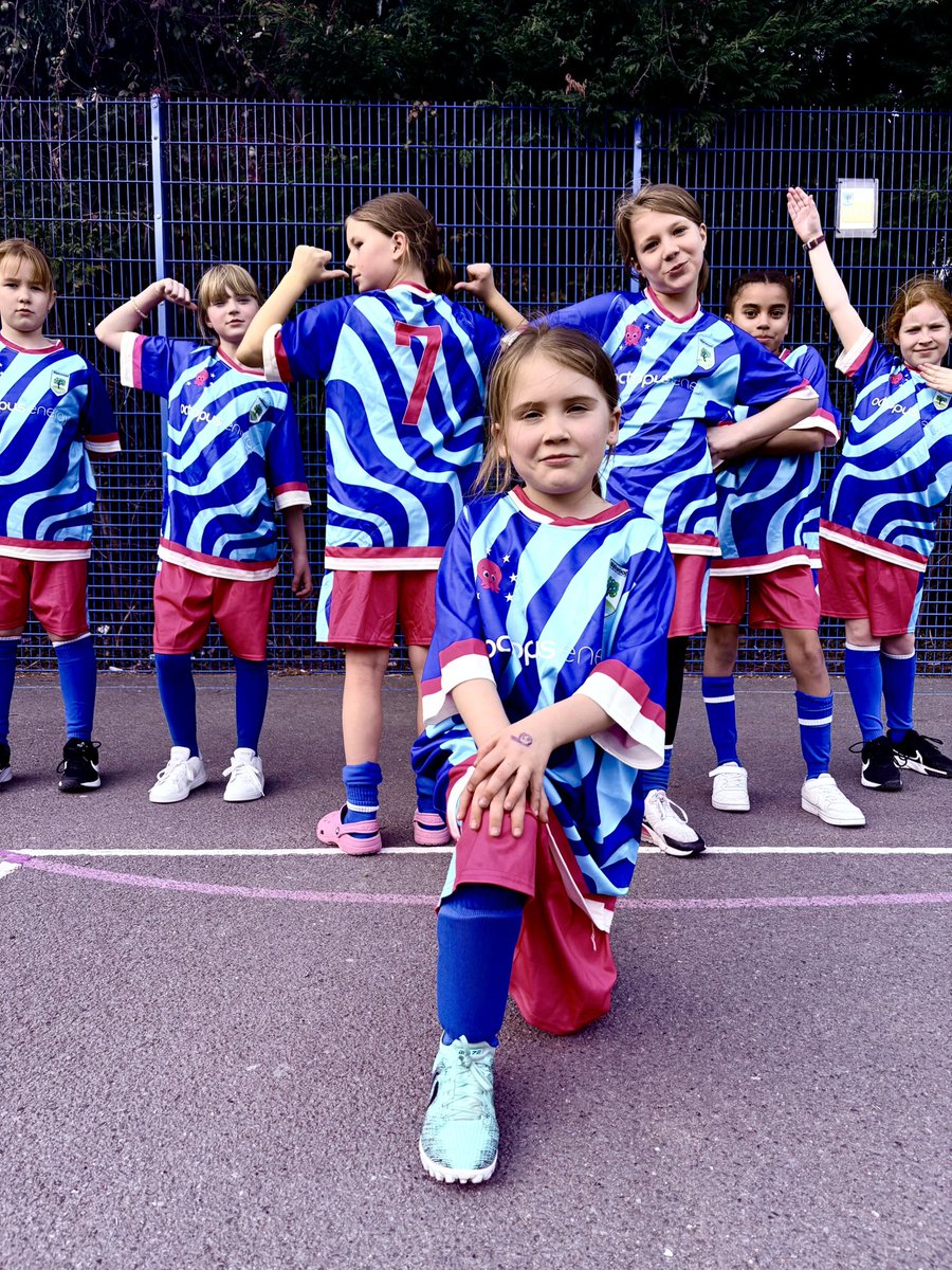 The coldest collab we didn’t know we needed, Walkwood x Octopus Energy 🐙 debuting the kit today, the Year 5s dominated the opposition and remain undefeated! <a href="/OctopusEnergy/">Octopus Energy</a> it must be the kit? 🤔 #magic