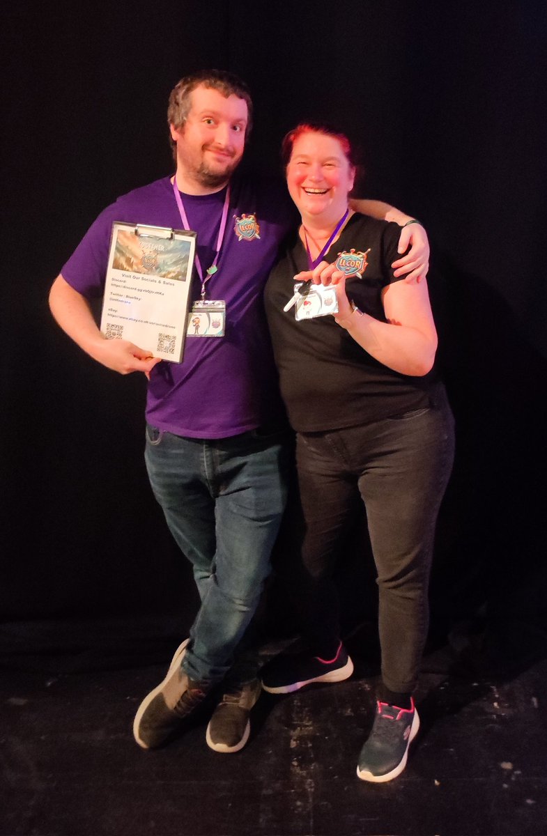 UnitedCommunitiesofRuneScape (@unitedrune) on Twitter photo We didn't get many pictures but we got some that we feel counted, incl <a href="/NeyaReborn/">NeyaReborn</a> finally meeting <a href="/SpecialEffect/">SpecialEffect</a> and 'Linda& Roz' of clipboard and lanyard fame We didn't get many pictures but we got some that we feel counted, incl <a href="/NeyaReborn/">NeyaReborn</a> finally meeting <a href="/SpecialEffect/">SpecialEffect</a> and 'Linda& Roz' of clipboard and lanyard fame