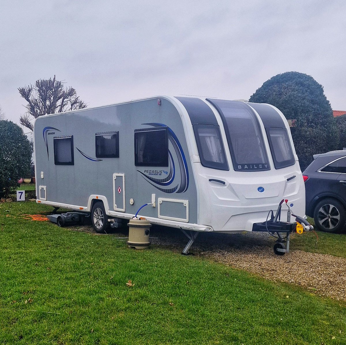 A gorgeous site in North Yorkshire.... 😍😍😍 and only £21 with EHU . Caravanning doesn't have to cost a fortune. 👍👍