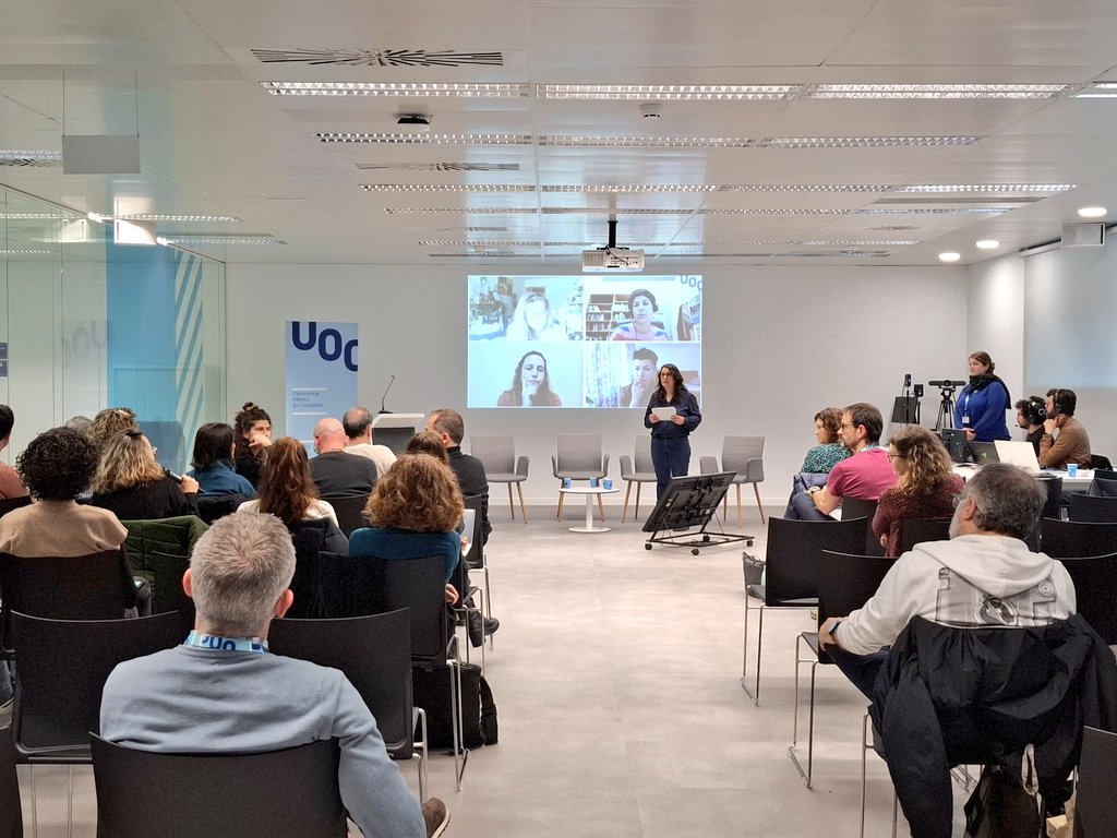 Diverses intervencions del públic en la jornada d'avui sobre perspectiva de gènere en docència
#8M #GenderUOC