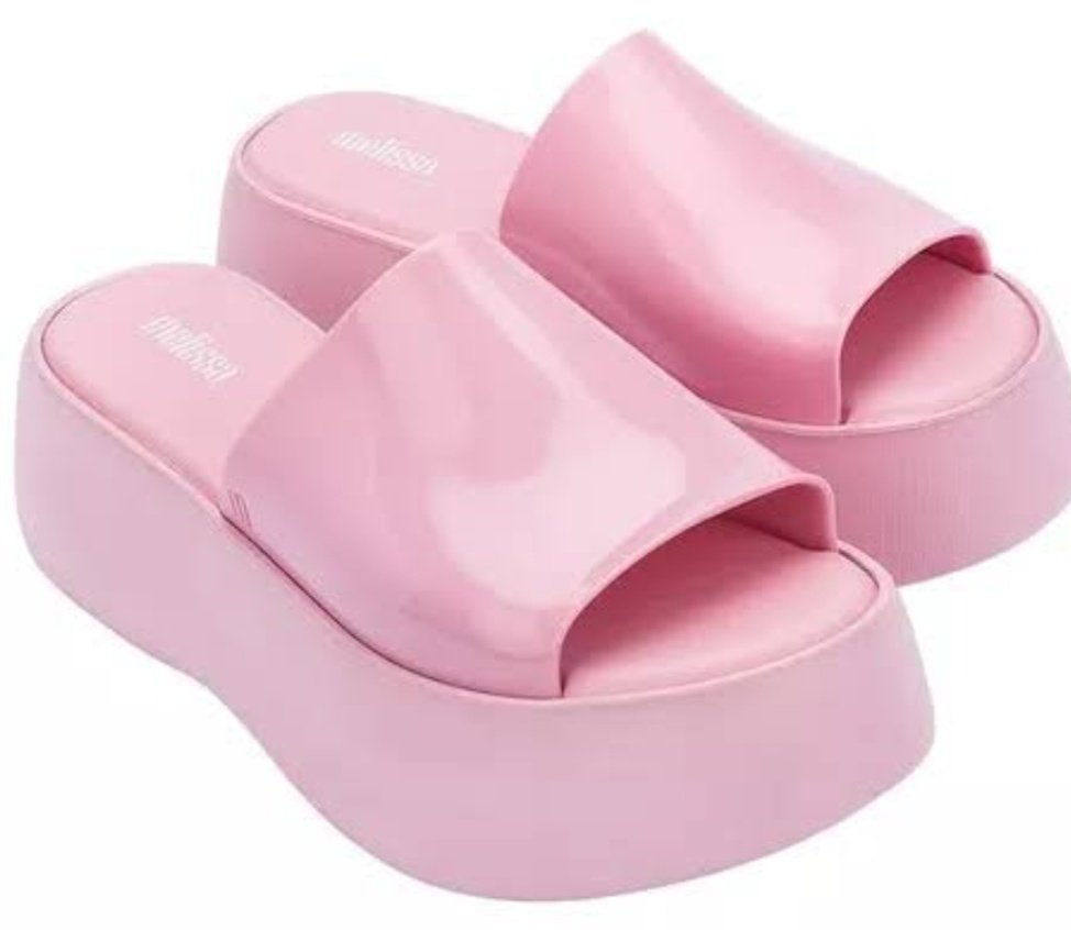 Maloqueiro_Azul's tweet image. Princesa q usa um kit desses a gente já pensa logo é em casar