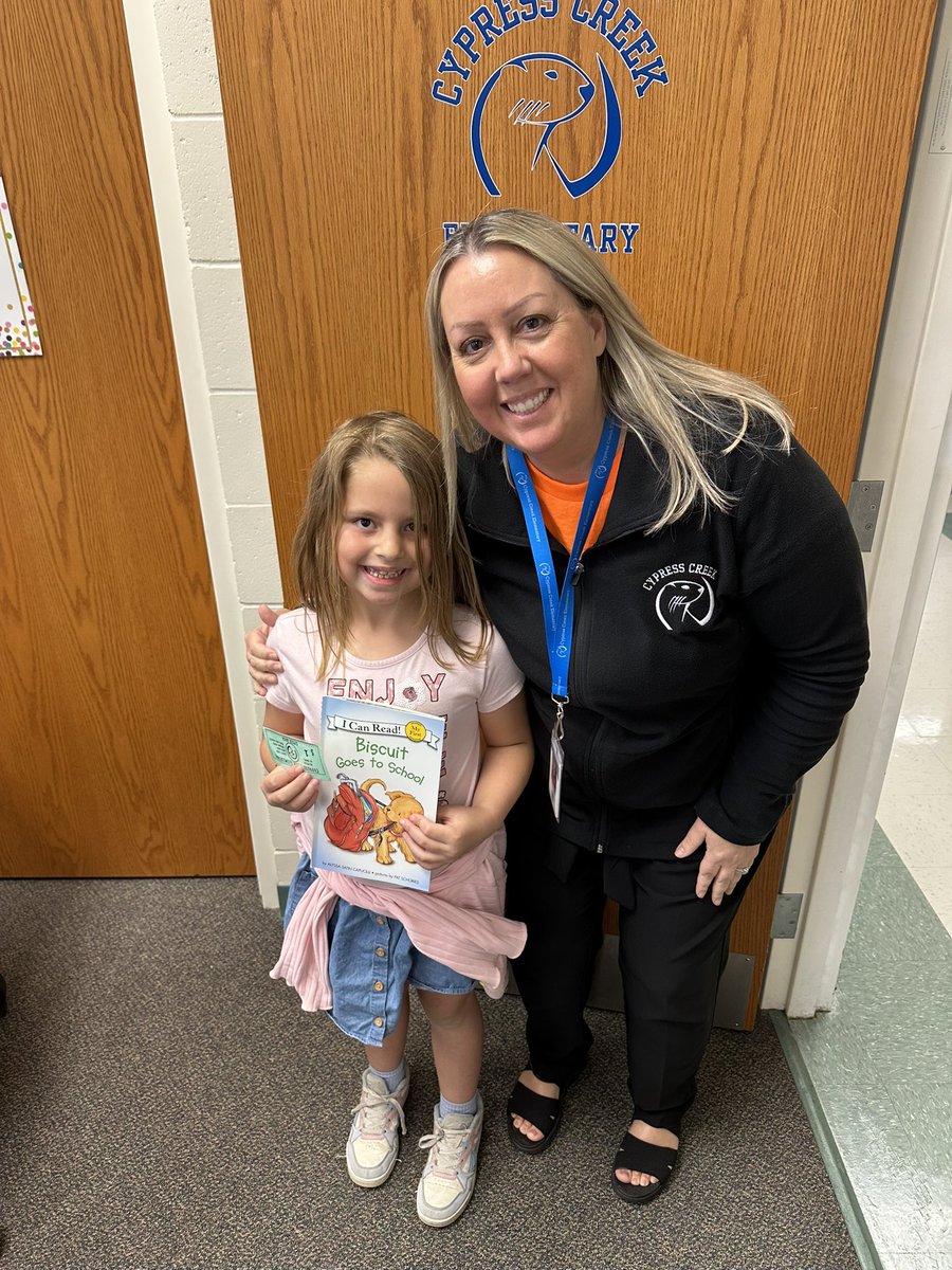 Shoutout to our newest Biscuit Readers with Mrs. Kania!

Way to go, Kinders! Keep up the great reading, and don’t forget to log your minutes in Beanstack!

#OtterSuccess #VCSSuccess #VCSFamily #VCSTogether #ottersmatter #EmpoweringExcellence