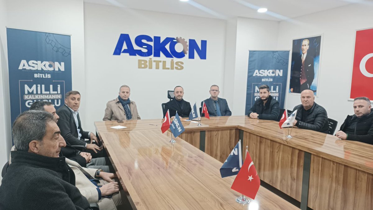 İlim Yayma Cemiyeti Bitlis Şube Başkanı Sn Hasan Kara ve yönetimini şubemizde ağırladık.Nazik ziyaretleri için teşekkür ederiz.