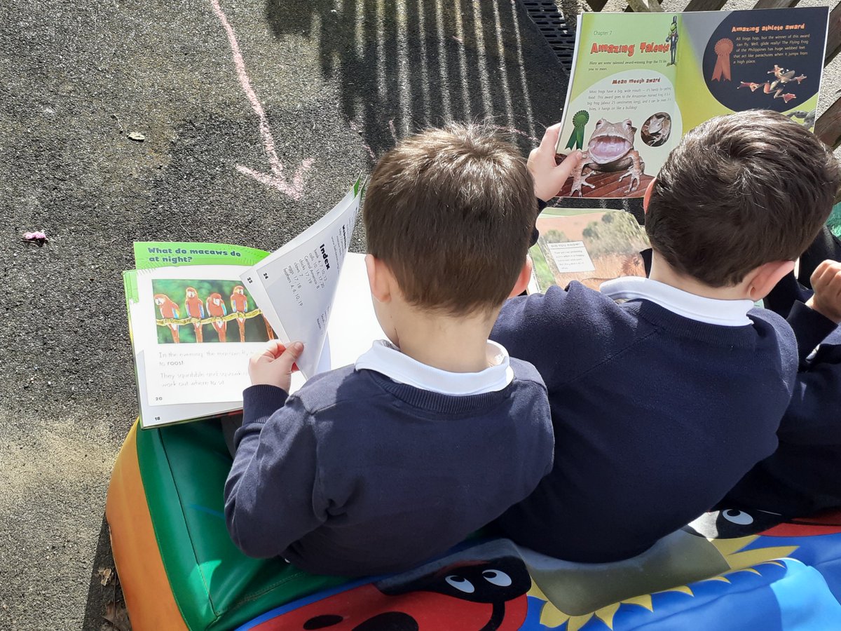 Today year 1  looked at the different groups of animals, we carefully described the features of animals and had to sort, compare, draw, label and classify the animals.