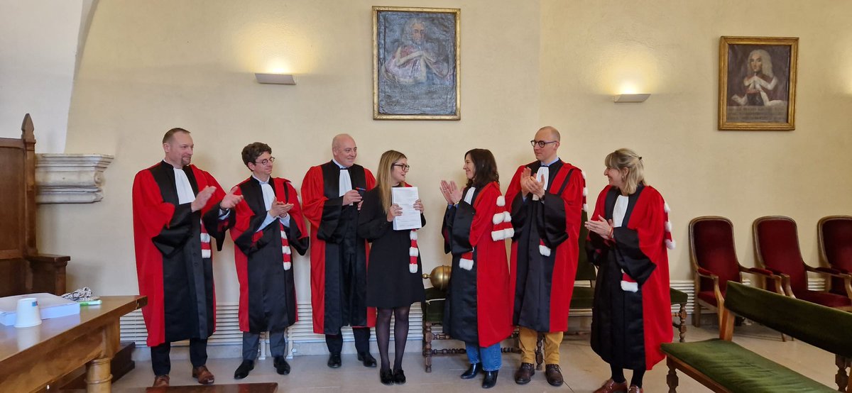 École Doctorale Droit et Science politique de l'UM (@ed_dsp_um) on Twitter photo Félicitations à <a href="/AuurelieBayle/">Aurélie Bayle</a> du <a href="/LICeM_UM/">LICeM</a> pour la soutenance de sa thèse "Blockchain en santé et protection des données à caractère personnel" ! Le jury était composé des Pr <a href="/Th_Douville/">Thibault Douville</a>, A. Favreau, E. Netter, C. Le Gal Fontes et <a href="/DanielMainguy/">Daniel Mainguy</a> (co-DT) et de M. <a href="/dmanset/">David MANSET</a>. Félicitations à <a href="/AuurelieBayle/">Aurélie Bayle</a> du <a href="/LICeM_UM/">LICeM</a> pour la soutenance de sa thèse "Blockchain en santé et protection des données à caractère personnel" ! Le jury était composé des Pr <a href="/Th_Douville/">Thibault Douville</a>, A. Favreau, E. Netter, C. Le Gal Fontes et <a href="/DanielMainguy/">Daniel Mainguy</a> (co-DT) et de M. <a href="/dmanset/">David MANSET</a>.