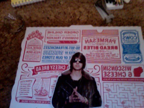 lzeofthew0rld's tweet photo. tumblr user from 2012 asking for julian casablancas on their pizza https://t.co/RNr4zllB2f