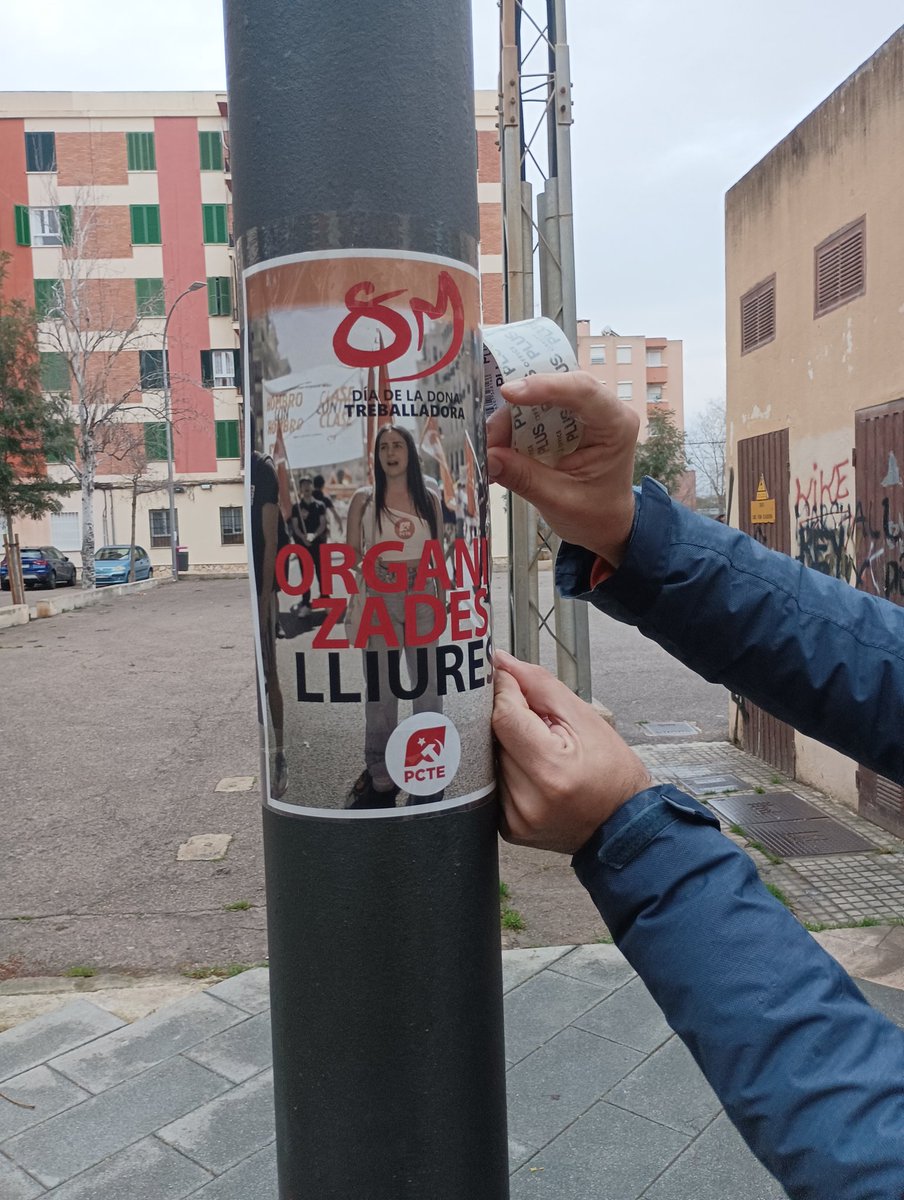 CJC_Balears's tweet photo. DIA DE LA DONA TREBALLADORA

Un altre 8 de març assenyalem que la nostra alliberació com a dones obreres sols és possible sobre les cendres del sistema que ens oprimeix i explota

Davant una societat masclista i explotadora nosaltres construïm l'alternativa.ORGANITZADES I LLIURES https://t.co/rlaFLvJXhl