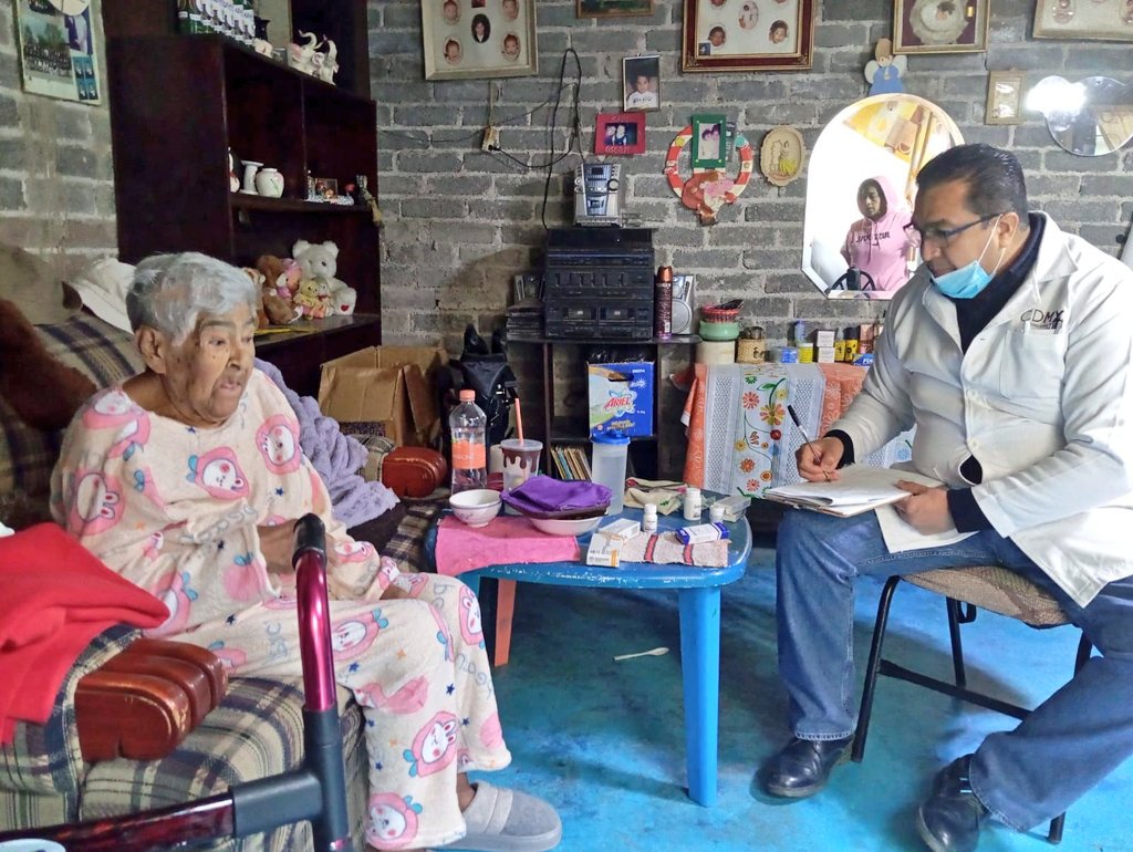 INED_CDMX's tweet photo. En la #CapitalDeLaTransformación las #PersonasMayores de la alcaldía #Iztapalapa reciben visita domiciliarias por parte de las #PSAM y visitas médicas por parte de médicos geriatras del #INED
@ClaraBrugadaM
@GobCDMX https://t.co/5sco2BrUZ2