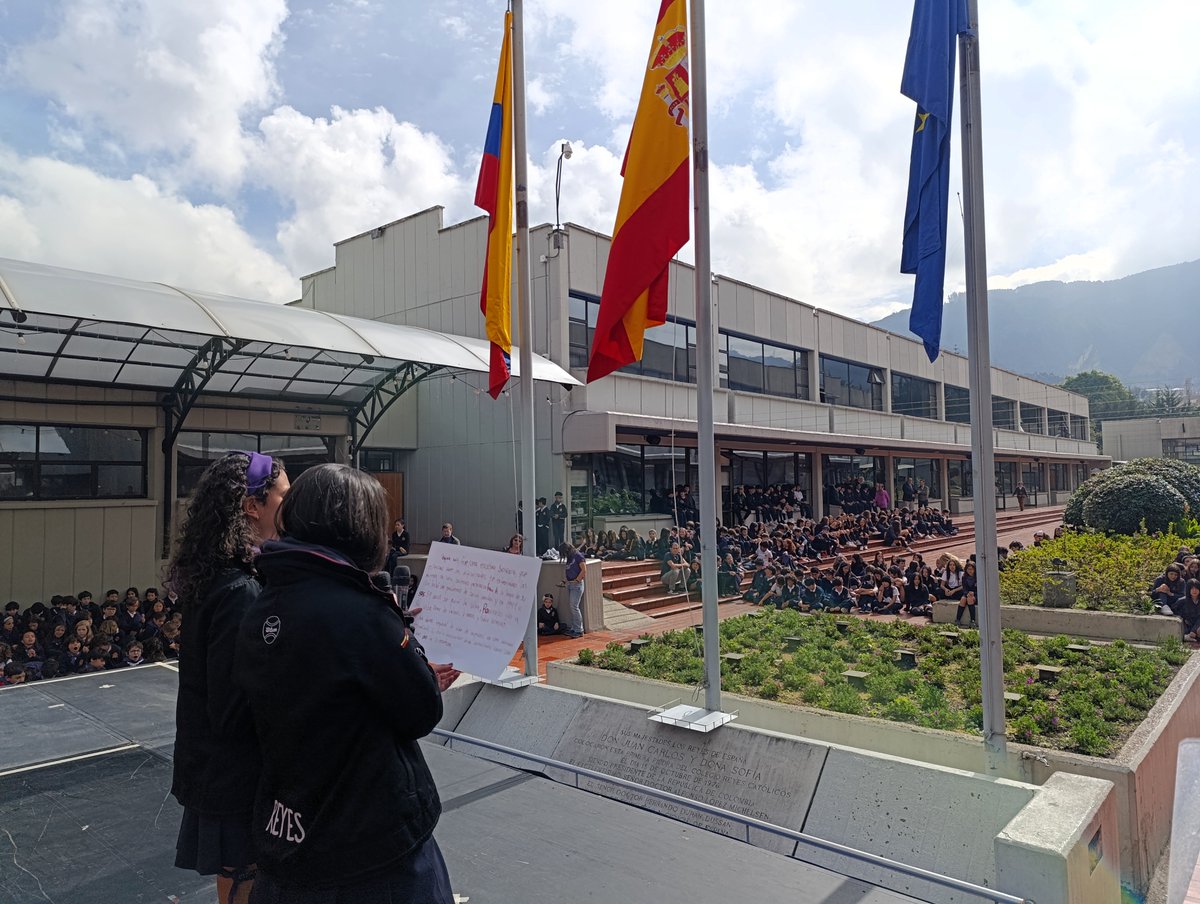Hoy,  en el C.C.E.E. Reyes Católicos, celebramos la Izada de bandera dedicada  al Día Internacional de la Mujer. Un acto simbólico que nos recuerda la importancia de romper las barreras de género y construir una sociedad  más justa e igualitaria. 💜🚀
<a href="/AccEducativaExt/">Acción Educativa Exterior</a>