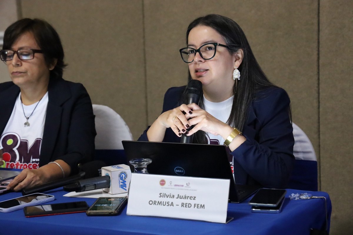 #8M en el marco del Día Nacional e Internacional de las Mujeres y Día Nacional de los Derechos Humanos de las Mujeres, la <a href="/redfemSV/">Red Feminista</a> realizó conferencia de prensa para dar a conocer la situación de violencia contra las mujeres en El Salvador.