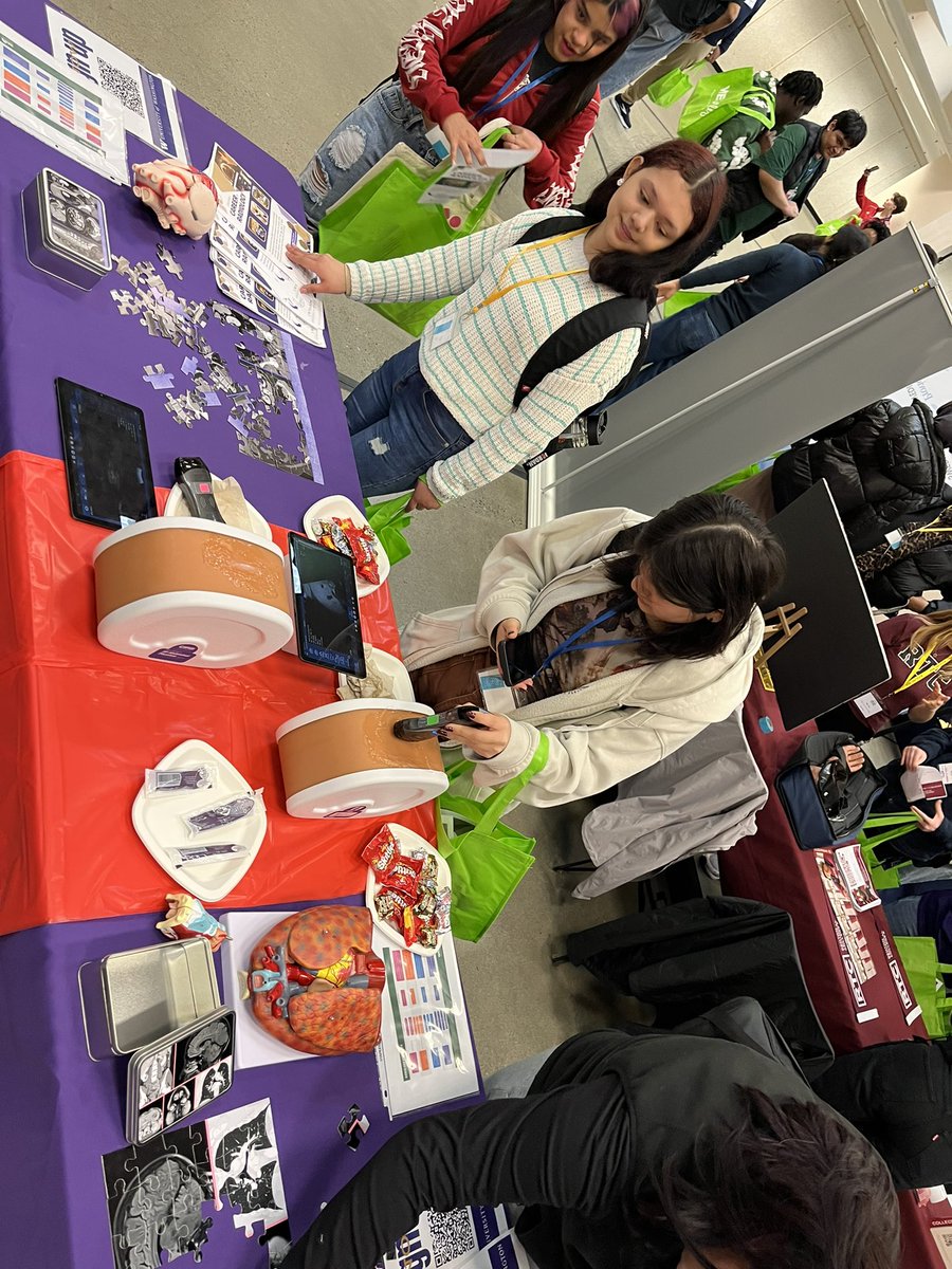 NegarFiroozeh's tweet photo. Had an incredible time at #SCIH‘25: Future Healthcare Champions, joining @AdlaiGrayson in representing the @UWRadiology. We used radiology puzzles, IR tools, and ultrasound probes to give students a hands-on look at what we do, answer their… https://t.co/hiVHygsf3s