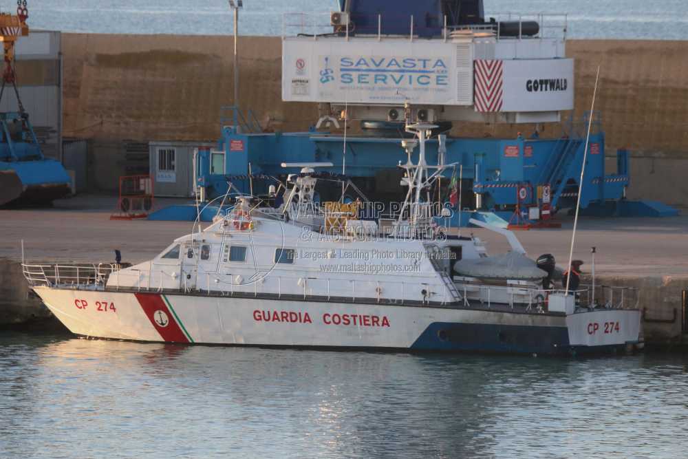 Shipguru's tweet photo. #GuardiaCostiera #motovedetta #CP_274 #berthed at #banchina_foranea, #Pozzallo, #Sicily -16.03.2024- https://t.co/nfgboxc3g3 - NO PHOTOS can be used or manipulated without our permission @guardiacostiera @worldshipsoc @warshipworld @ShippingMag @shippingdata @ShippingTV @Gibdan1 https://t.co/kxyNEBaxvd