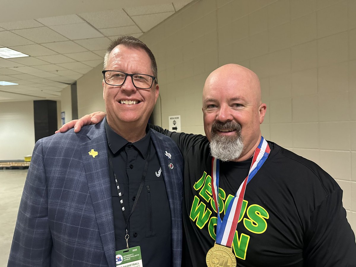 JaimeBoswell2's tweet photo. No one is more deserving due to his servant heart, love for kids, the game &amp; Tatum! A true legendary representative of TXHS Basketball &amp; Leadership! Brett Carr for Prez! @Tabchoops @THSCAcoaches @uiltexas @hoopinsider @STBA_TX @DrHunterTaylor @Tatumeaglehoops @hardwoodtexas https://t.co/LMnsXZe6Gv