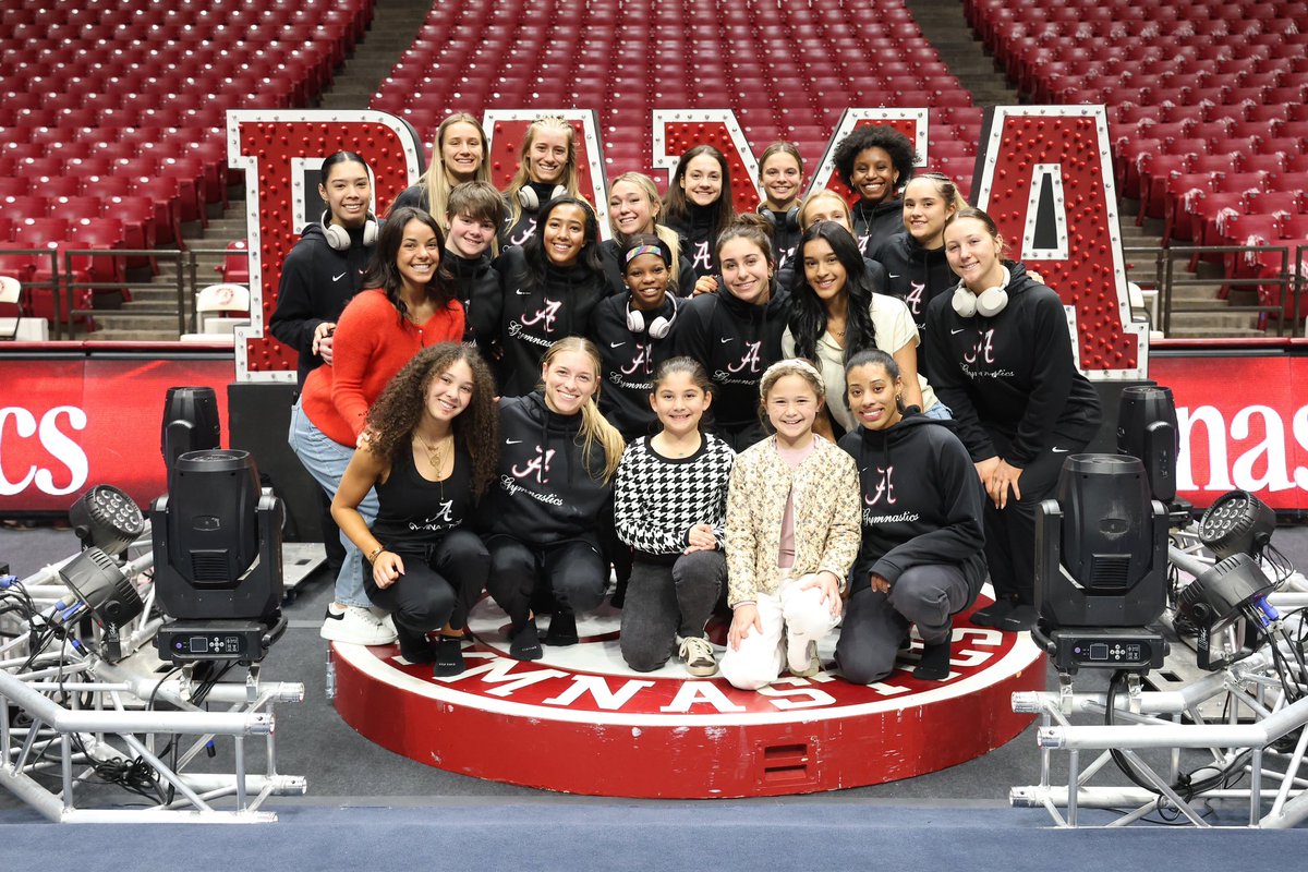 Spot our special guests who arrived for team walkthrough 🥹

Welcome home, Ella + Lu! 🫶🏽

Catch Luisa Blanco on tonight’s broadcast on SEC Network+ 📺

Doors open at 5:30 p.m. CT!

#RollTide