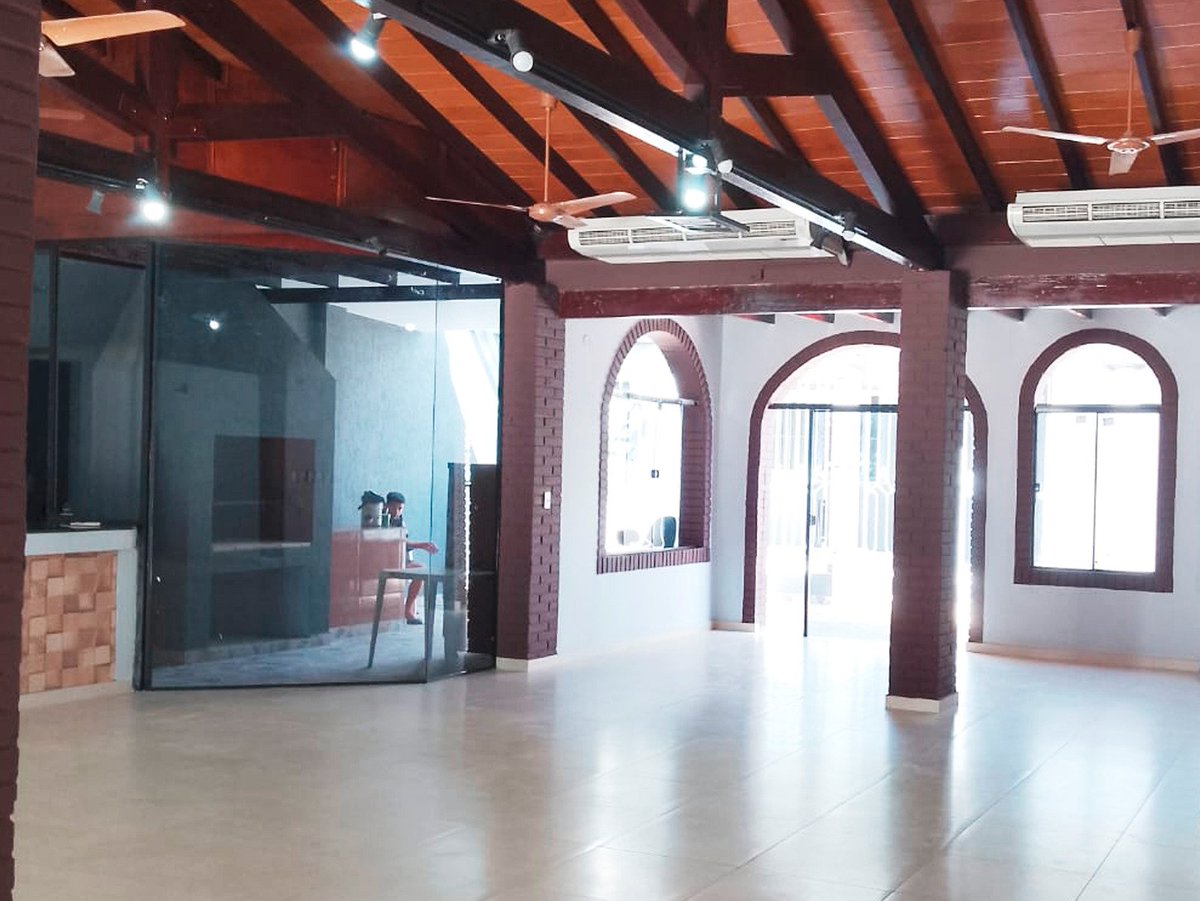 ⚖️Mejoras en la Casa del Magistrado 

🔴Salón Auditorio llevará el nombre del Dr. Luis Escobar Faella 

"Me han conferido el honor de  dedicarme con mi nombre un espacio. 
Bajo mi presidencia conseguimos el pago equivalente a un salario mensual, se consiguió en ese año un