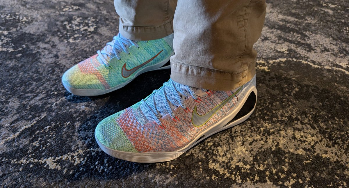 24GEric's tweet photo. Ending the weekday with WTK 9s #Mamba #Kobe #kotd #wdywt #yoursneakersaredope #snkrskickcheck https://t.co/0lMyT0OZY0