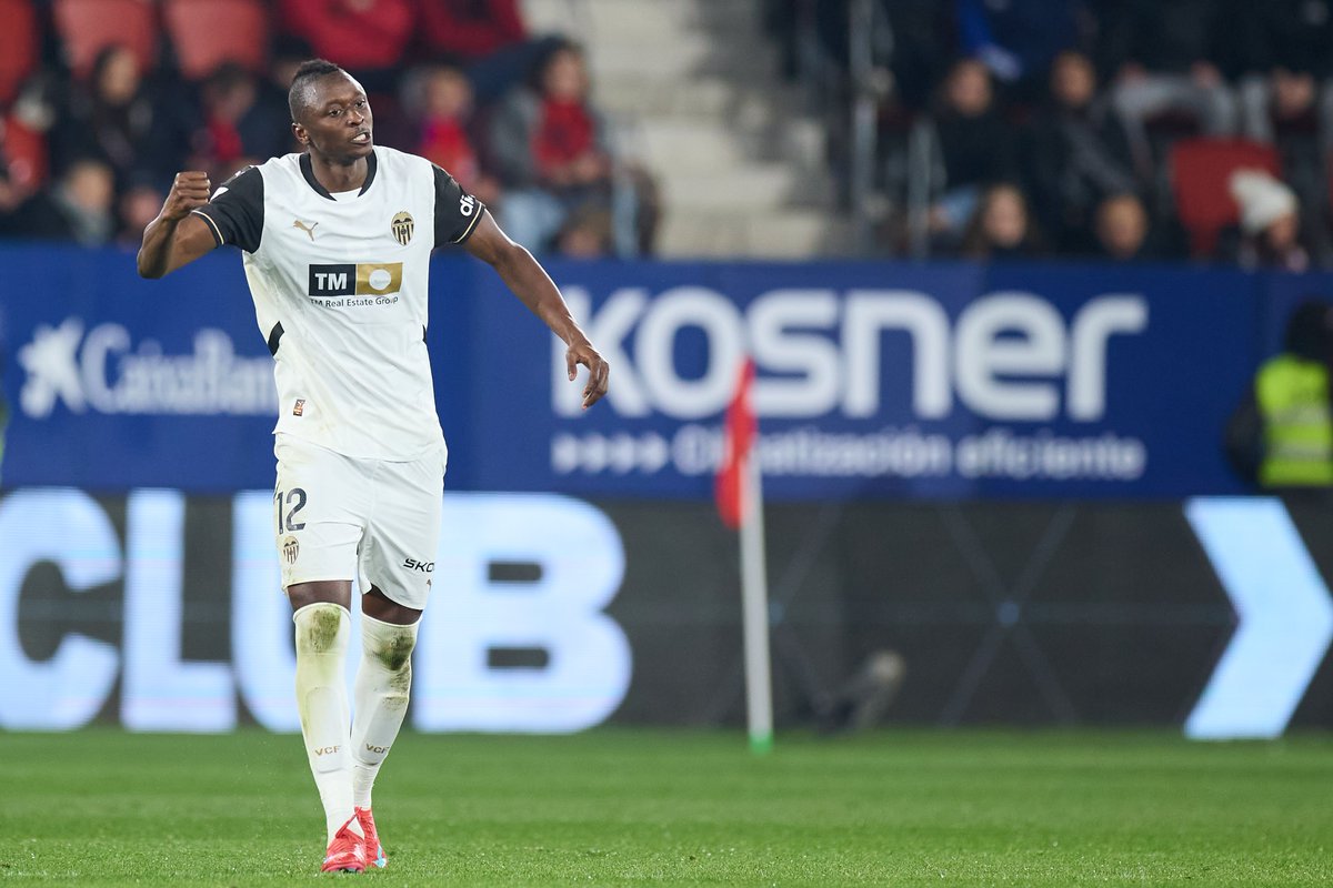 📻#LíniaDeFons #LaNitÉsNostra

🦇Quarta final

🗞️23:05 h: informació

🗣️A partir de les 23:30 h: tertúlia amb 
<a href="/jcvalldecabres/">JUAN CARLOS</a>, <a href="/salvafolgado/">salva folgado 🦊</a> i <a href="/paulalerinm/">Paula Lerín</a>
 
🎙️<a href="/ximotamarit/">Joaquín 🇪🇸</a> i <a href="/amparo1580/">Amparo</a> 
 
🎧Pots seguir el programa ací👇

▶️web.apunt.es/RàdioEnDirecte