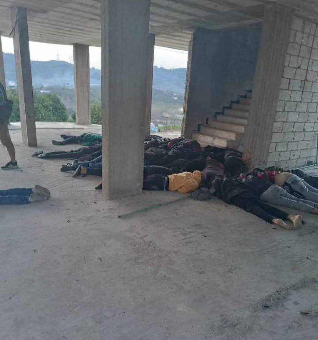 hilalnesin's tweet photo. Bu ve buna benzer korkunç video ve fotoğraflar var. Suriye'de Alevi soykırımı var, kravatlı katil Colani ve çetesi HTŞ büyük bir katliam gerçekleştiriyor. Ses, ses, seees
#SuriyedeAleviSoykırımıVar #StopAlawiteGenocideHELP! @cumhuriyetgzt @BirGun_Gazetesi  @gazeteduvar @milliyet @gazetesozcu @RTErdogan  @FatmaSahin @RTErdogan
@HakanFidan
@amnesty
@UNHumanRights
@U_I_D
@Antonio_Tajani
@UN_Turkiye
#SuriyedeAleviSoykırımıVar #StopAlawiteGenocide
