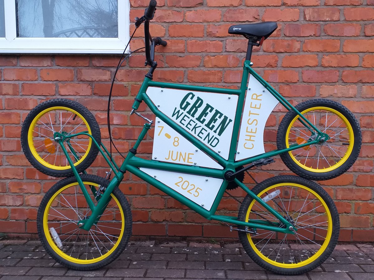 FinchettsBrook's tweet image. &quot;An advert bike that&apos;s a bit different please, maybe with an extra wheel or something to make it stand out?&quot;
Say no more..... 😂