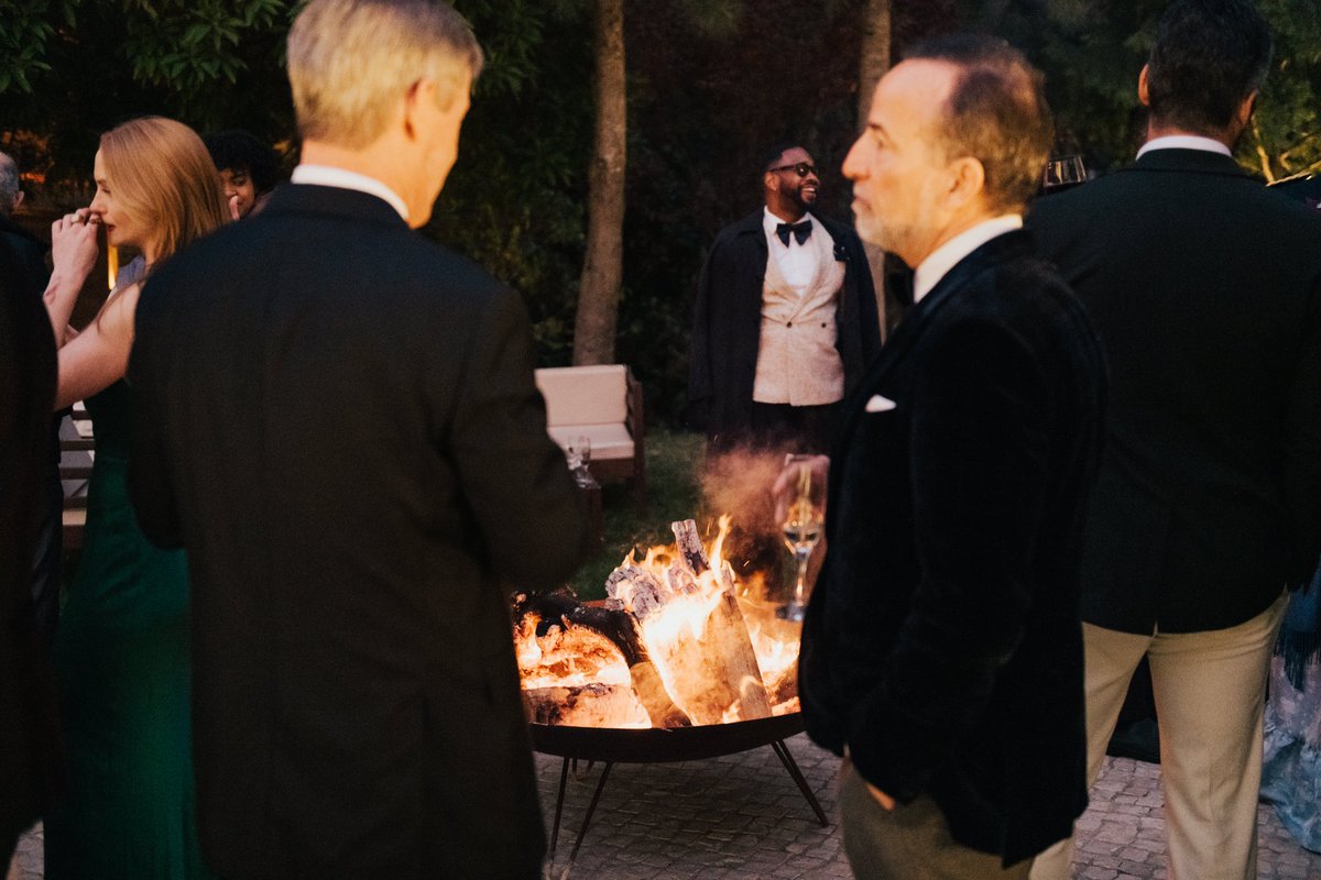 ERICdeSegundo's tweet image. The paparazzi caught me slipping 😒