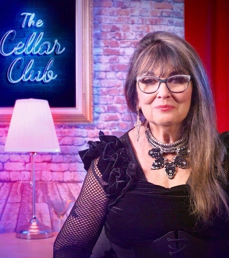 TalkingPicsTV's tweet photo. Our scream queen host #CarolineMunro will be back in #TheCellarClub at 10:05pm to introduce the sixties chiller THE DEVIL'S HAND (1961) with #LindaChristan #RobertAlda #AriadneWelter which follows... #TPTVsubtitles https://t.co/wDelvJKqnP