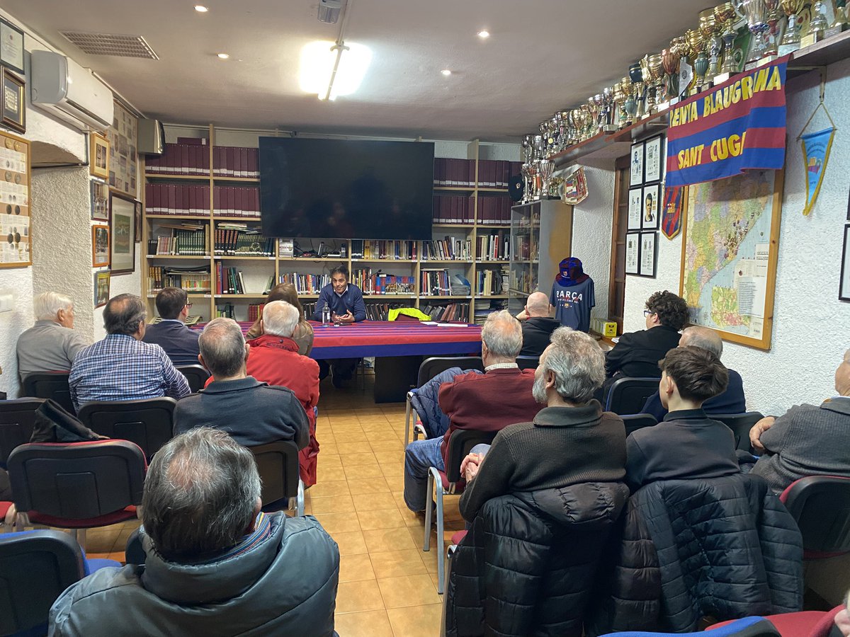 pbsantcugat's tweet photo. 🗣️ El periodista esportiu i advocat @Marsallorente ha ofert una xerrada aquesta tarda a la seu de la Penya Blaugrana #SantCugat.

👏 Gràcies per acceptar la nostra invitació!

🔵🔴 Visca el @FCBarcelona_cat !

@ConfePenyesFCB @AgrupacioFCB @FPFCBValles @FCBPenyes @ppulber https://t.co/YVpaRPbn0h