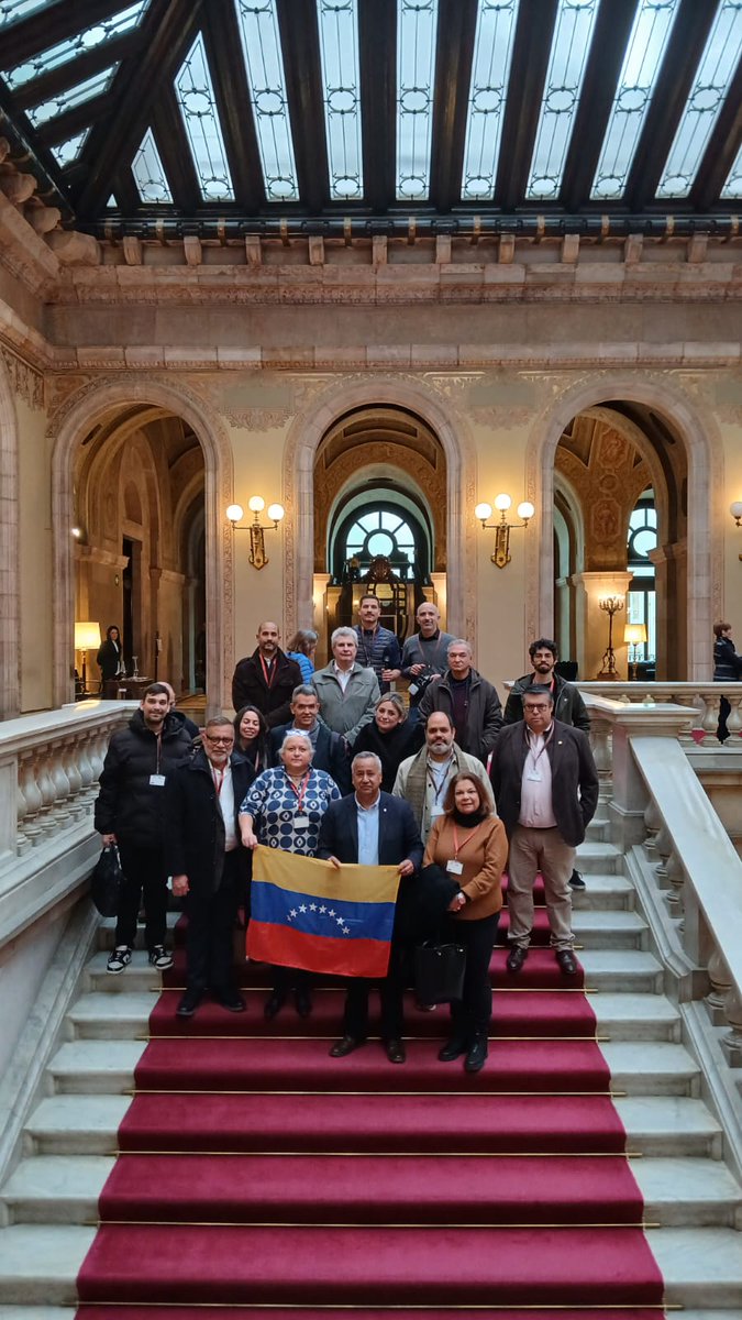 Rsanchez8's tweet photo. Nuestro más profundo agradecimiento a los diputados @AlbertoBondesio @sjaurrieta y @CarriErnesto y a toda la fracción de @socialistes_cat por la resolución presentada en el Parlament de Catalunya y por defender los DDHH y la democracia en Venezuela https://t.co/xNTd3aWAd6
