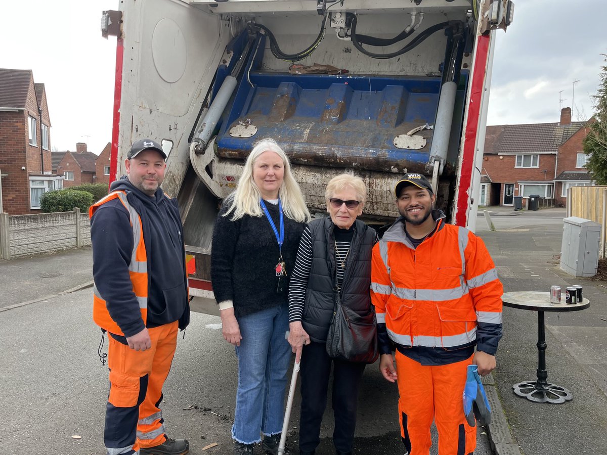 Brilliant turnout at the MHWC on Smalldale Road in Oscott Ward today.
Thanks to Dean and Ash who delivered as usual a brilliant service to the residents.