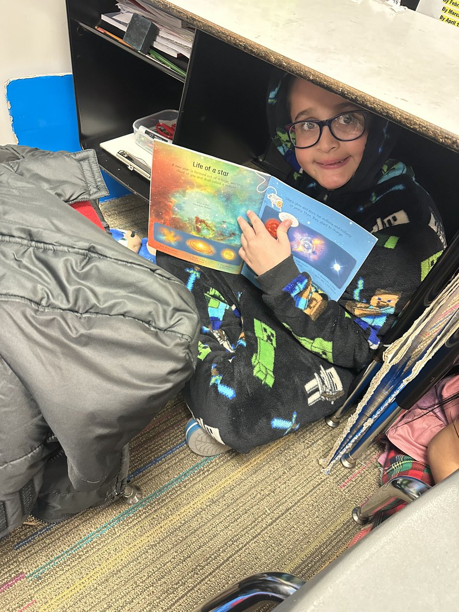 To wrap up Read Across America Week, we had Drop Everything And Read day! #DEARDay #ItsWorthIt <a href="/SlateHillStars/">Julie Gulley</a> <a href="/wcsdistrict/">Worthington Schools</a>
