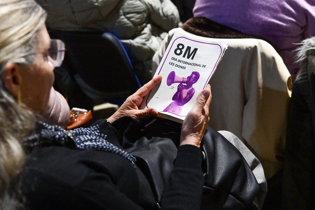 Seguim celebrant a Sant Just el #8M amb una tarda de #dones al Casal de Joves per veure l’obra Avui no dormo als teus braços. <a href="/joanbasaganyas/">Joan Basagañas</a> <a href="/ginapol/">Gina Pol Borràs</a> <a href="/GonzalQuima/">Quima Giménez Gonzàl</a> <a href="/dolorsleyva/">dolors.leyva</a> <a href="/IdDarder/">Isabel Darder</a>