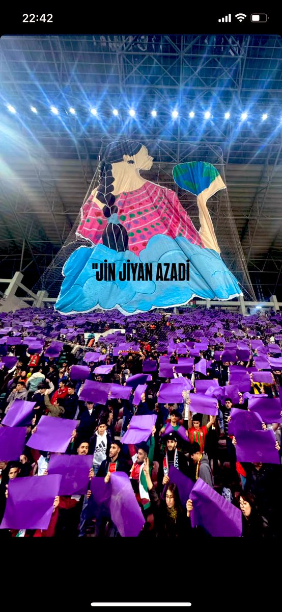 ayder_berfin's tweet photo. Kadın özgürleştikçe ülke düzelecektir. 
#8MartDünyaKadınlarGünü 
Denga azadîyâ jînân https://t.co/iU1qtrJtVU