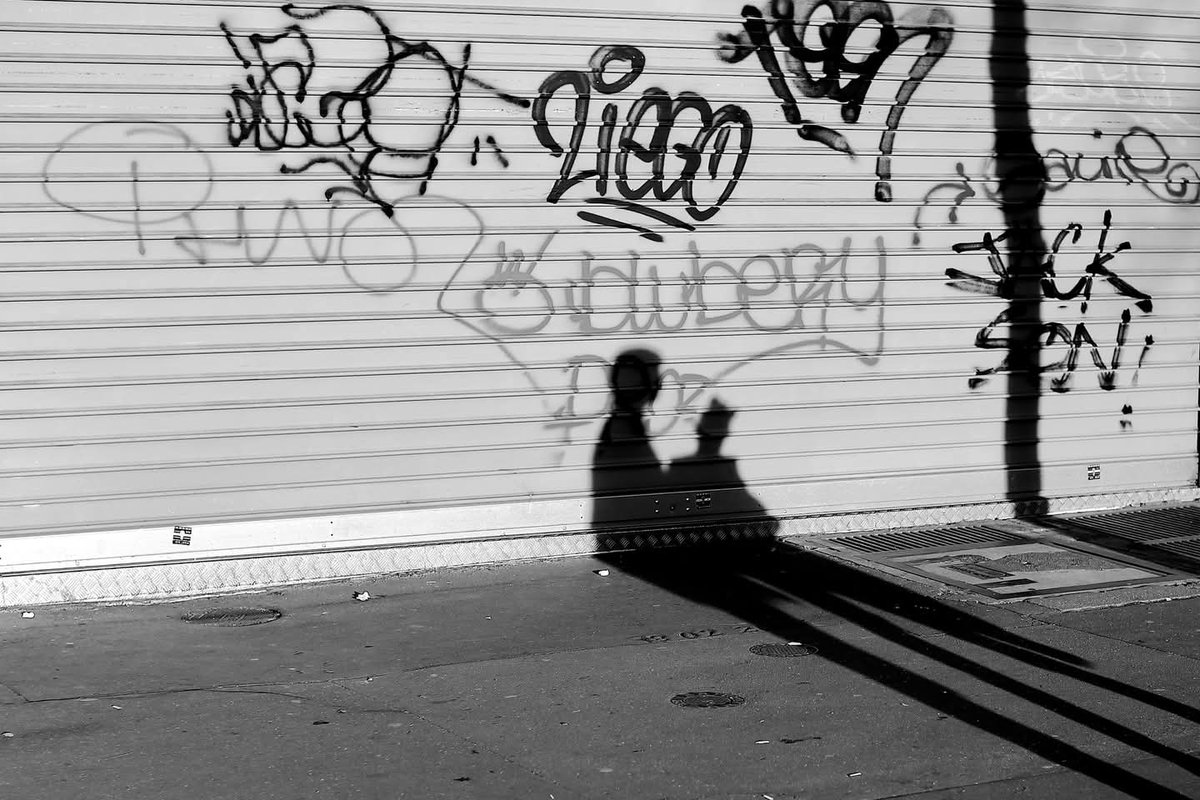 colinesss's tweet photo. Against the lines
#streetphotography #street #blackandwhite #Paris #pascalcolin #canon #50mm https://t.co/XAwGjpR6Pz