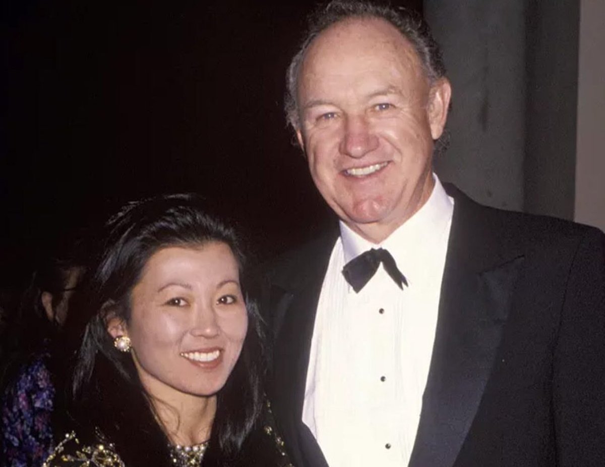 PopBase's tweet photo. Gene Hackman and his wife Betsy Arakawa both died of natural causes, authorities say. 

Betsy died first from Hantavirus. A week later, Hackman died of cardiovascular disease with Alzheimer’s as a contributing factor. https://t.co/3rrDZqhOee