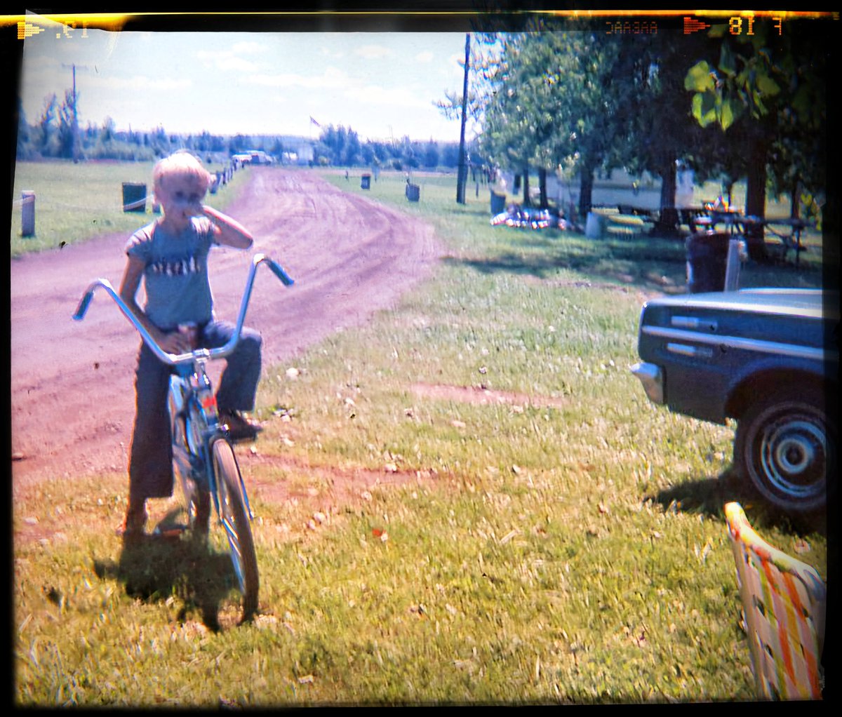 Chris_Roell's tweet photo. You think you are the coolest kid on the block, then this kid shows up! 

Yep, that would be me riding my Schwinn bike in the early 1970s.

#schwinn #schwinnbicycle #oldbicycles #1970s #childhoodmemories https://t.co/4tVkQaiQCP