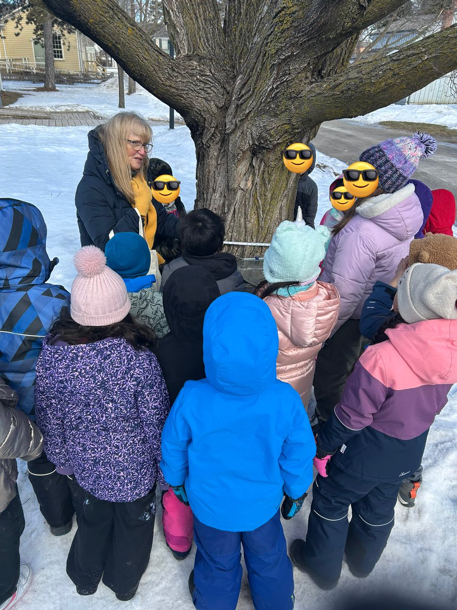 ClassedeMmeD's tweet photo. Such a fun way to spend our last Friday before the mid- winter break! Thank you @BlackCreekNews for having us! We learned a ton about how maple syrup is made and what life was like in the late 1800s 🍁 https://t.co/NGnU7VqnC0