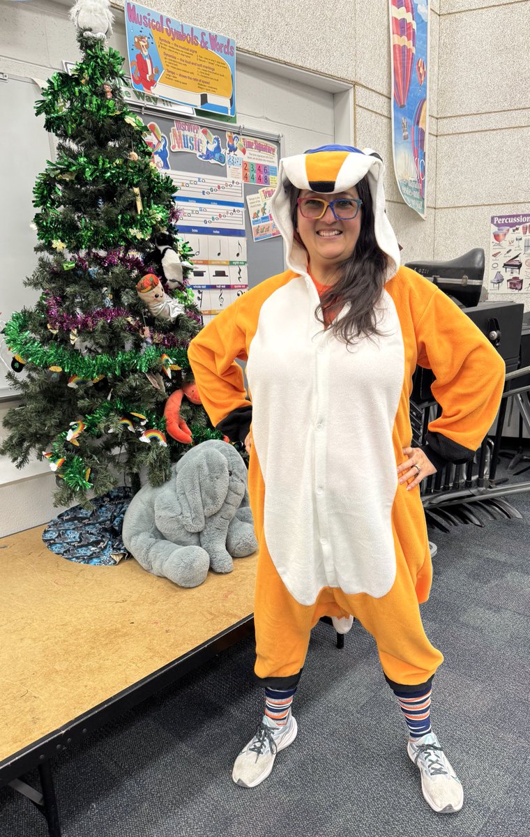 Wednesday: Dress like your favorite #DrSeuss character…. Fox in Socks 
#ReadAcrossAmerica #StallionsLeadTheWay #TeamSISD #MusicalFox