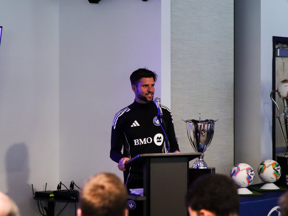 SoccerQuebec's tweet photo. [Ligues seniors provinciales – LS PRO]

Nous avons eu le plaisir d’accueillir David Sauvry, entraîneur-adjoint du @cfmontreal, au lancement de notre nouvelle structure de soccer senior.

David a été l’entraîneur du Celtix du Haut-Richelieu en PLSQ, avant de faire le saut en MLS. https://t.co/MZ4bJYKKeh