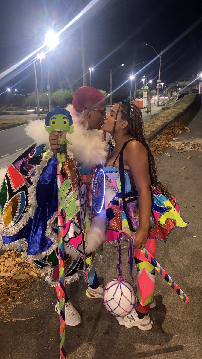 mtsquebradeira_'s tweet photo. - Sofro mais não traio, morro é não abandono, minha bandeira e sagrada!! ❤️🎭🥹 https://t.co/g4C8XRkjEB