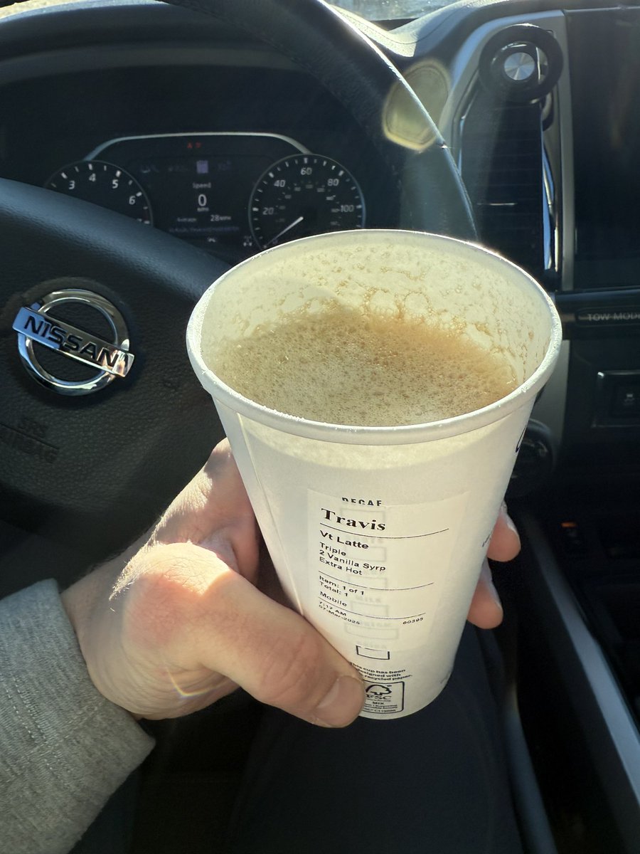 TEBER111's tweet photo. Here we go again. @Starbucks  what I do to you? My 20oz latte is now downsized to 16oz.?  It’s $8.50…and no sleeve? Notice it’s “extra hot”?Barista said they keep the sleeves behind the counter and are available “upon request”.  Seriously? I gotta ask??
#goodwaytogetsued https://t.co/iM8StADK5J