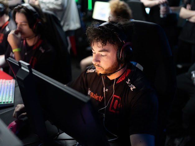 Enzo_Cs2's tweet image. LFT S53 ADV+⚠️ Star Rifle/rotate

Vocal rifler /Secondary caller who actively brings new ideas to practice and is willing to listen and grow. I feel very confident in my abilities and work hard to gain consistency 

Looking for a more structured yet loose flowing team to grind…