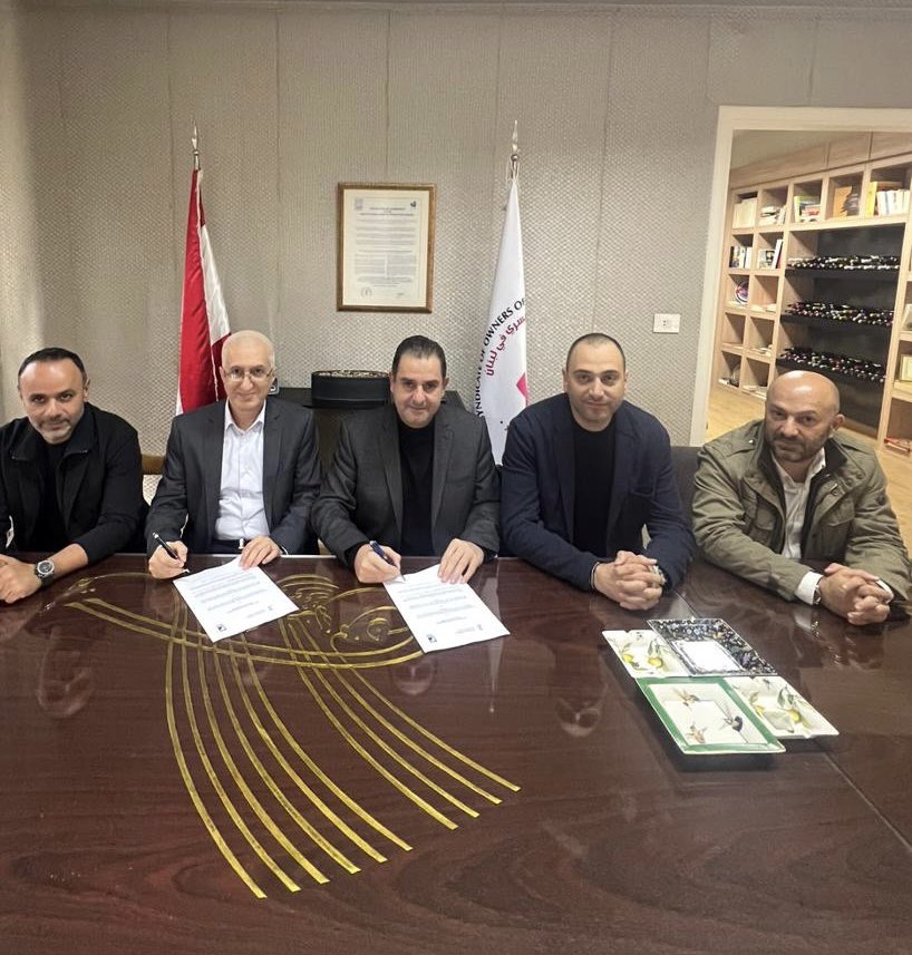 syndicateRCNP's tweet photo. يسعدنا أن نعلن عن تعاون جديد ومميز بين #النقابة و Liban Park، الشركة الرائدة في قطاع خدمات الفاليه. 
يشكل هذا التعاون خطوة مهمة نحو تعزيز خدماتنا لضمان راحة الرواد والزبائن. 
@Libanpark https://t.co/HSjW7biq8M