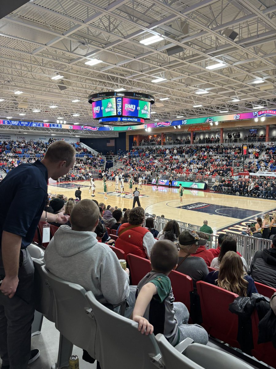 CbbMeyer's tweet photo. Horizon League action!
#RMU vs #WrightSt https://t.co/rlYLPMwOdV