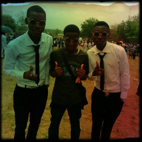 EmmaYo231's tweet image. 1st Frame 2013 Matriculation day with @Zlatan_Ibile lol 😂 
#Mapolyconvocation