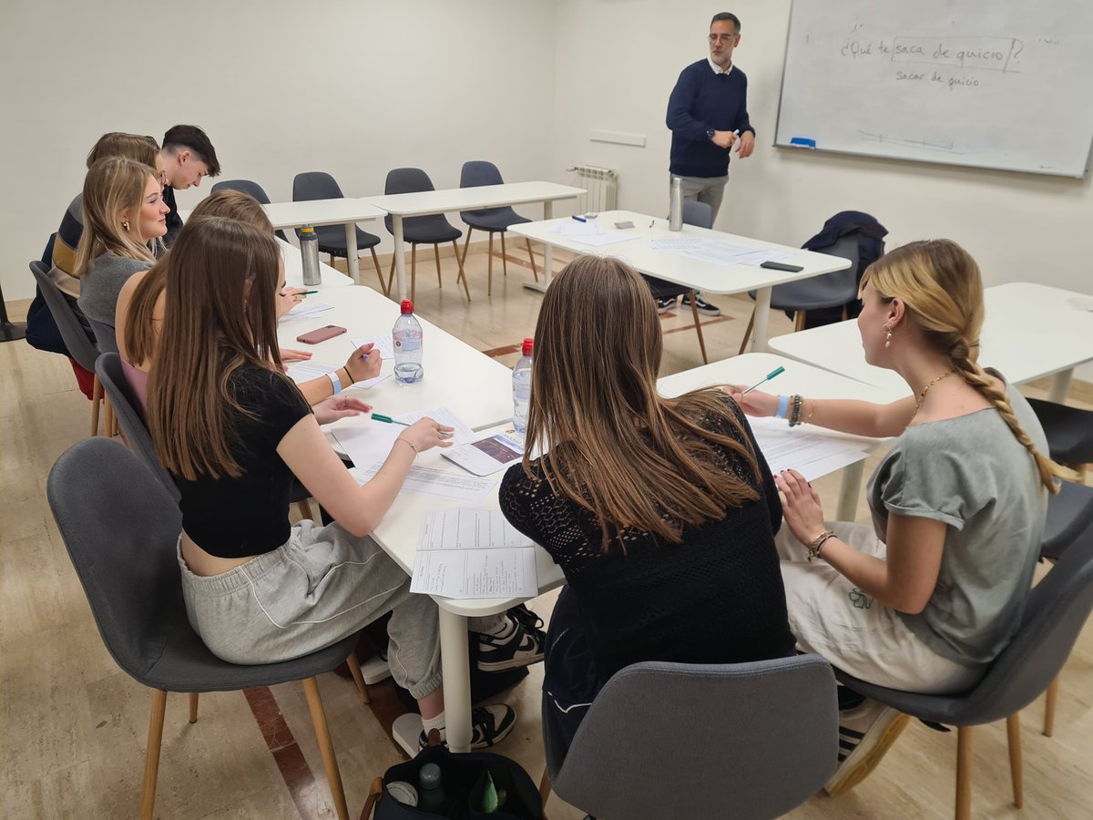 Clevedon Languages tweet media