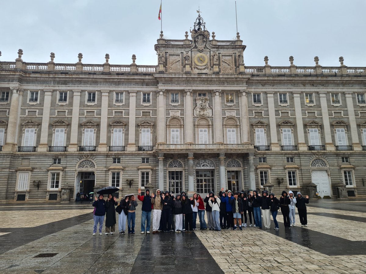 Clevedon Languages tweet media